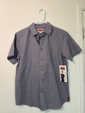 NWT Wrangler Boys Size 14/16 Casual Fit Grey Chambray Short Sleeve Shirt